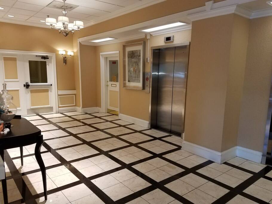 Lobby/Elevators