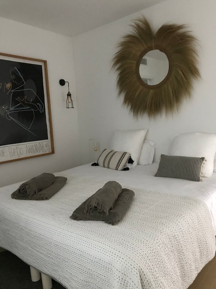 DORMITORIO 2 EN MODO CAMA KING SIZE