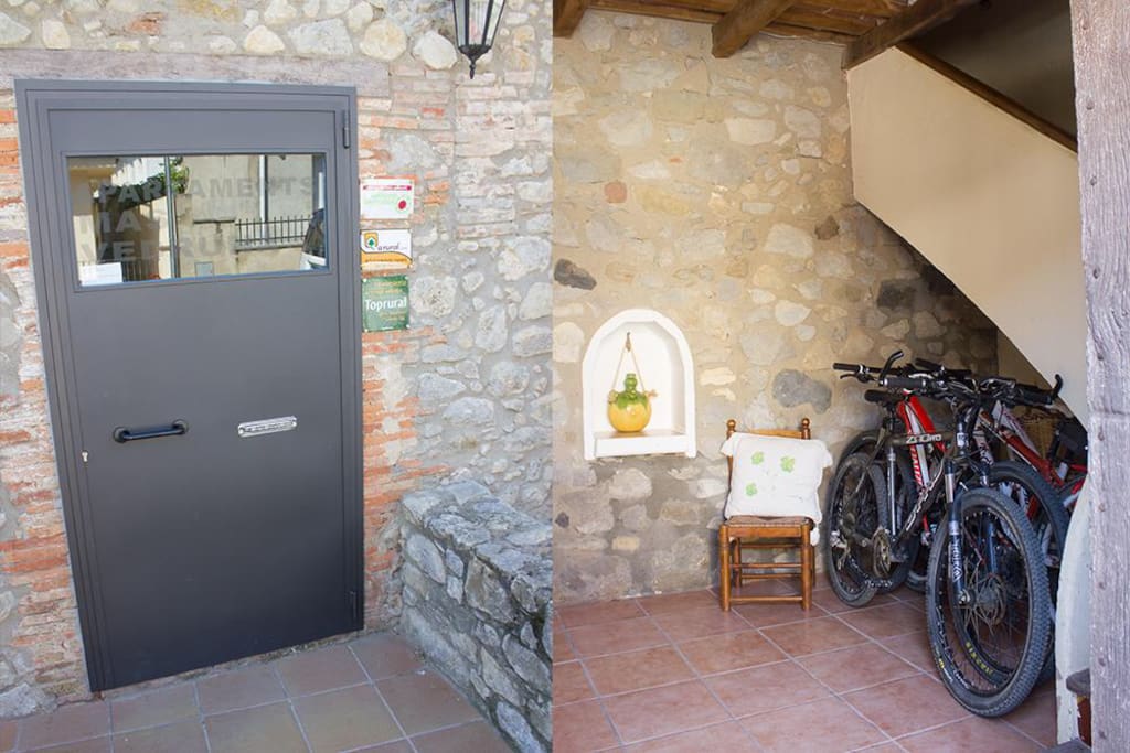 Puerta acceso apartamento