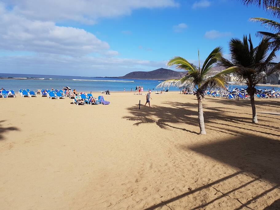 playa de las canteras a metros del apartamento