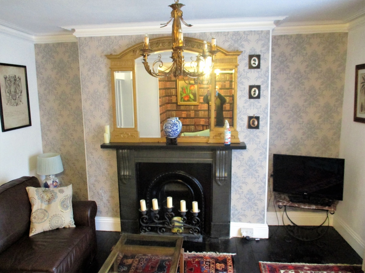 Successful Airbnb property: Cooks Cabin a Regency Period Flat on the Hoe in Maker With Rame