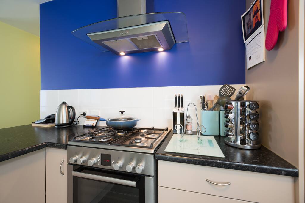 Gas stove top, electric oven, rangehood extractor