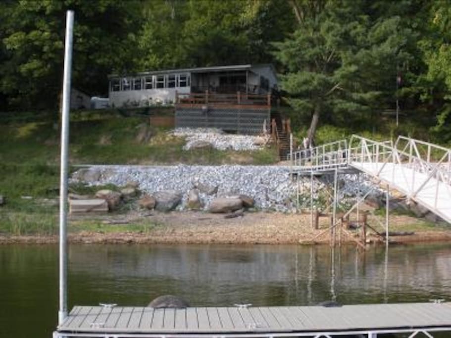 Lake Shore Cabin