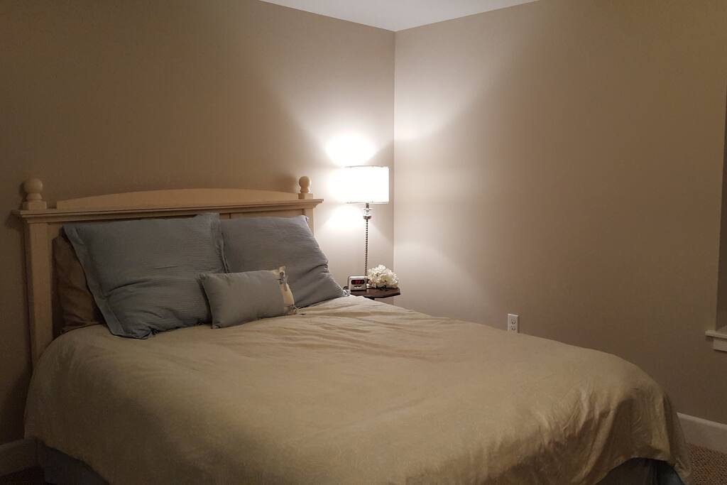 Bedroom with Queen Bed