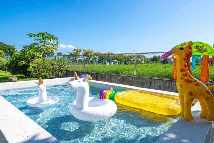Enjoy super low-priced private building service for bookings on weekdays
For stays of two…