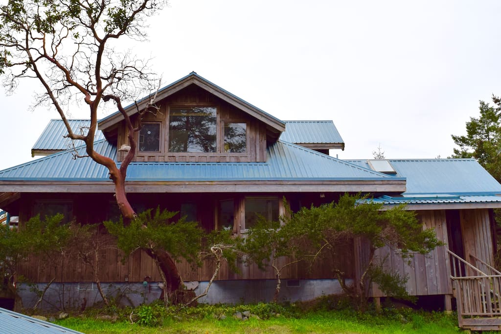 The Family Manor Lasqueti Isl Houses for Rent in Powell River E