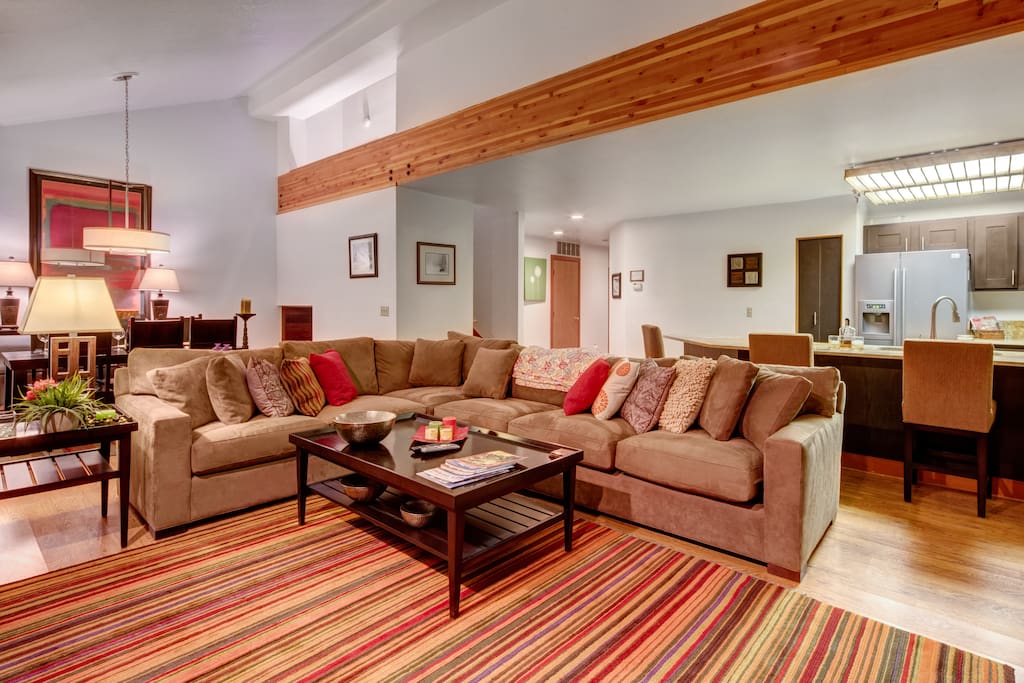 Living Room - fireplace, plenty of comfortable seating, large flatscreen HD TV