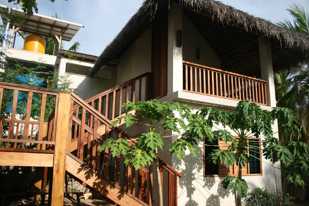 Sukinamon bungalow garden view enjoys cool breezes