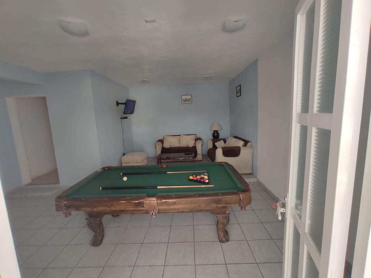 Popular Airbnb listing: Cozy central house in Ensueño in Santiago