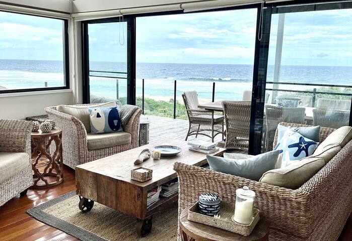 Rockpool – Blueys Beach House w Stunning Views! gallery image 3