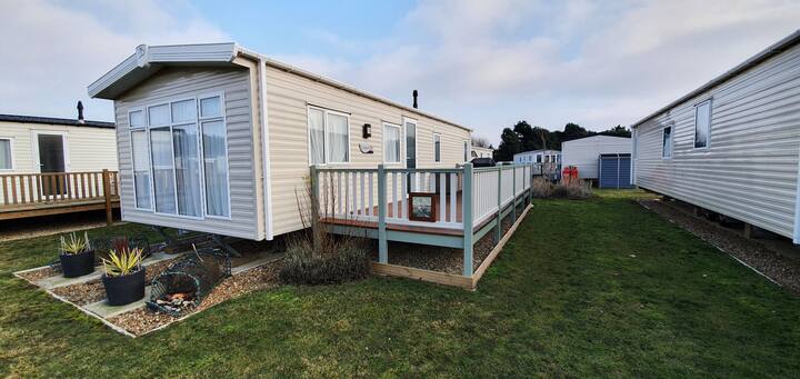 Tern 29 Pinewoods Holiday Park Wells Next Sea Campers Rvs For Rent In Norfolk England United Kingdom