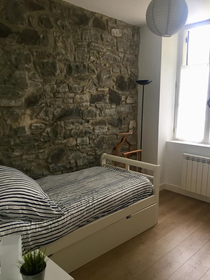 საძინებელი 1