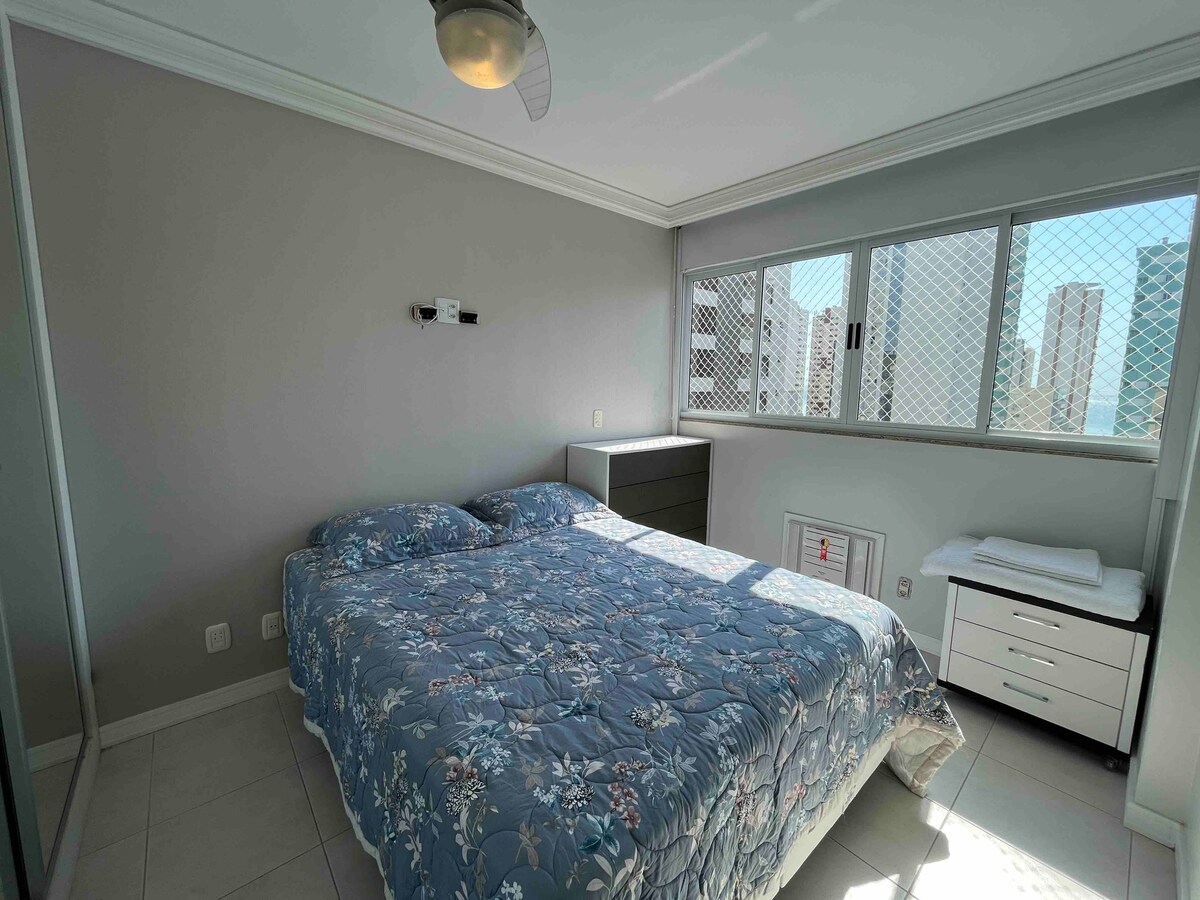 Suita 01 - Ajër i kondicionuar me një ekran në dritare!