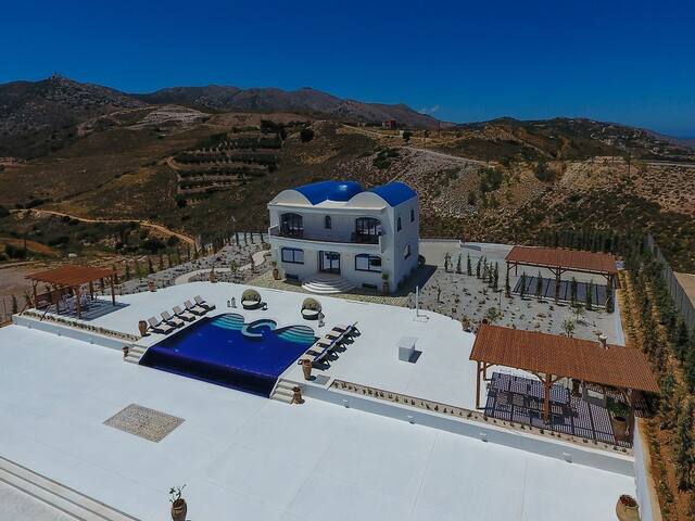 Villa Santorini, Wine Dark Sea Villas gallery image 4