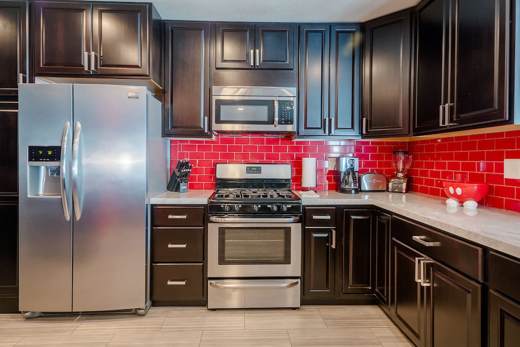 Who wouldn't love to cook in this kitchen?