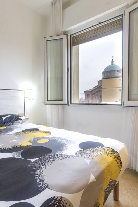 Comfy bedroom with double bed with view