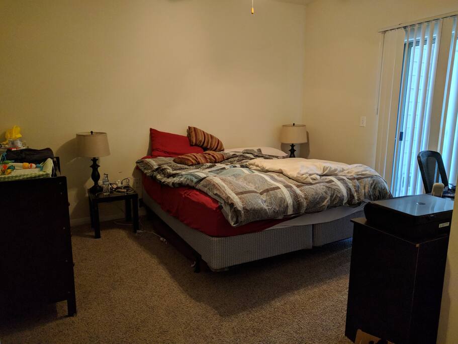 1st bedroom - King size bed