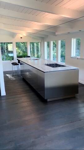 High End Luxury in the Silicon Valley gallery image 4