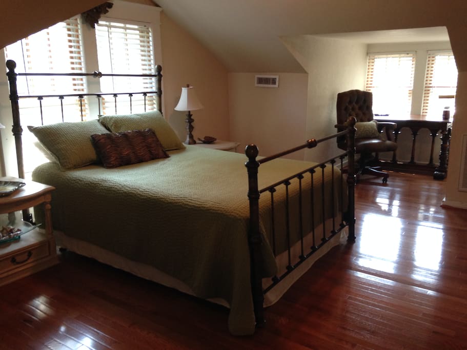 Bedroom 1 with queen bed and cool nook w/desk