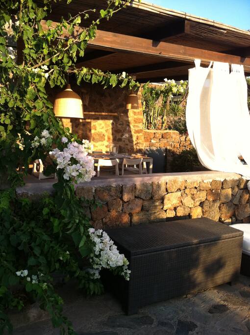 Terrazza coperta / Covered terrace