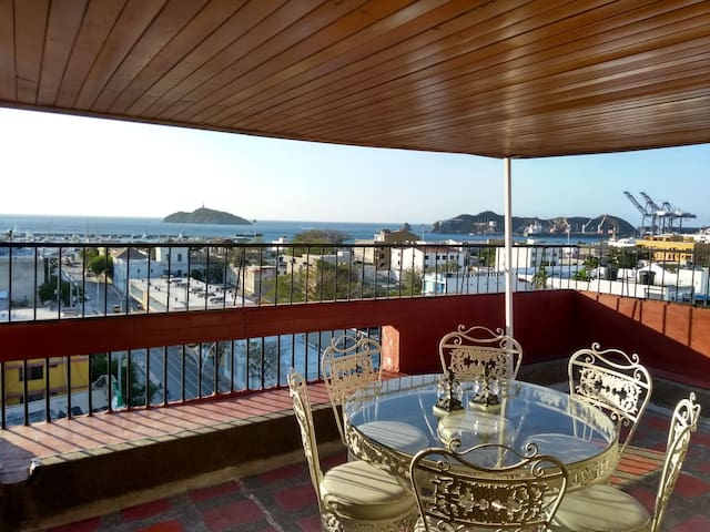 Habitación de privada en el centro de Santa Marta