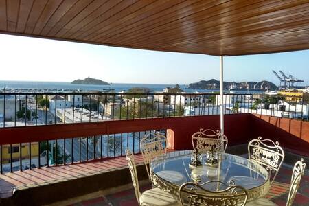 Habitación de privada en el centro de Santa Marta