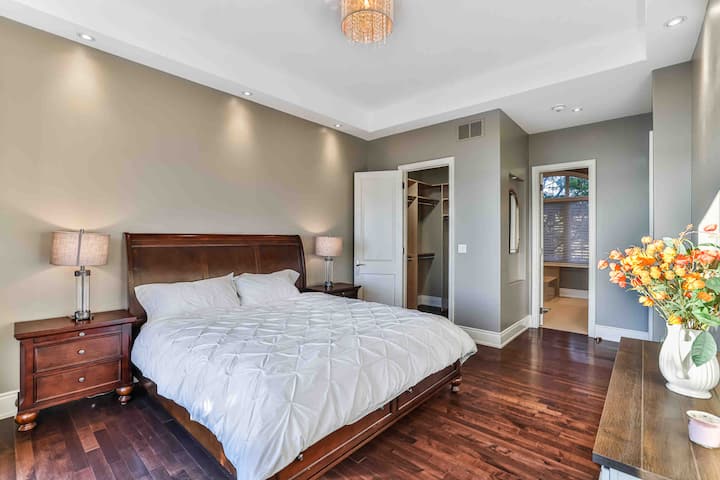 Dormitorio principal con gran vestidor 