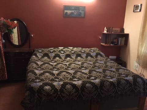 Quite, Elegant and Complete with Amenities