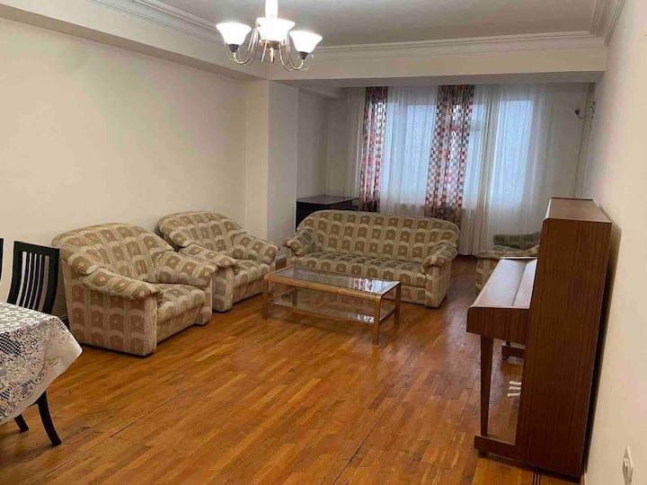 Spacious Apartment In The City Center - Jerewan