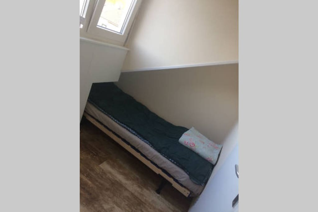 guestroom one bed