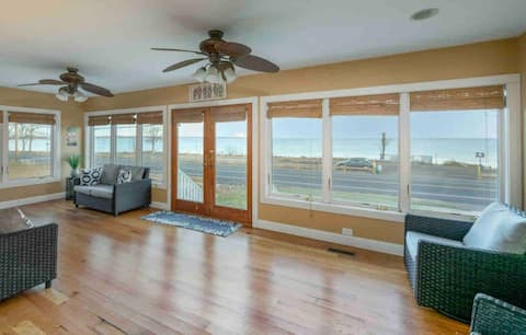 Beautiful, Spacious, Waterfront Home on the Bay