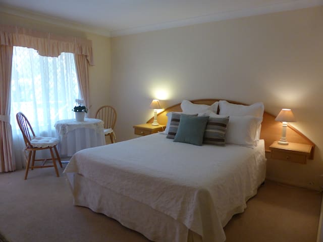 Silver Birch Studio Apartment