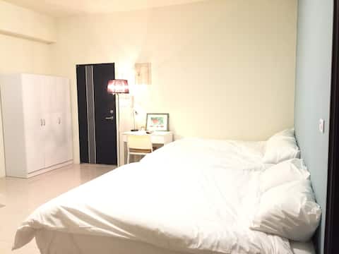 07 Super quality room for two to four people with two double beds, a crazy playful world, Nanzhuang,