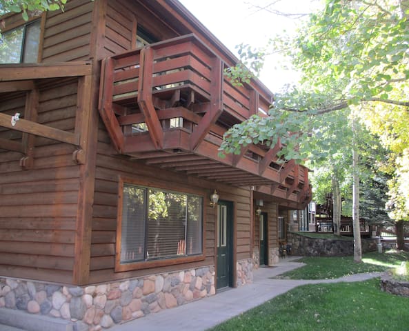 Hotels Airbnb Vacation Rentals In Ouray Colorado Usa Trip101