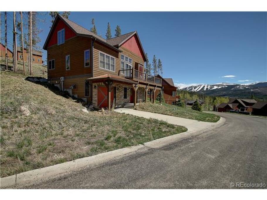 Views of the ski area visible from wrap around deck