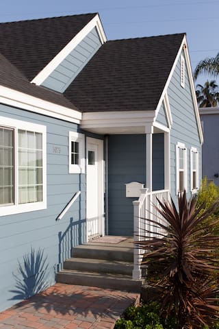 Tourmaline House – Beach, Pet-Friendly, EV Charger