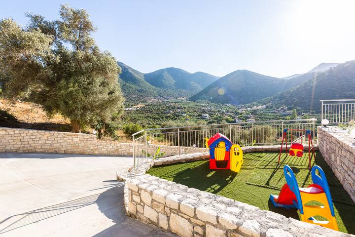 Paris Villa, with Pool, BBQ, Playground & SeaViews gallery image 4