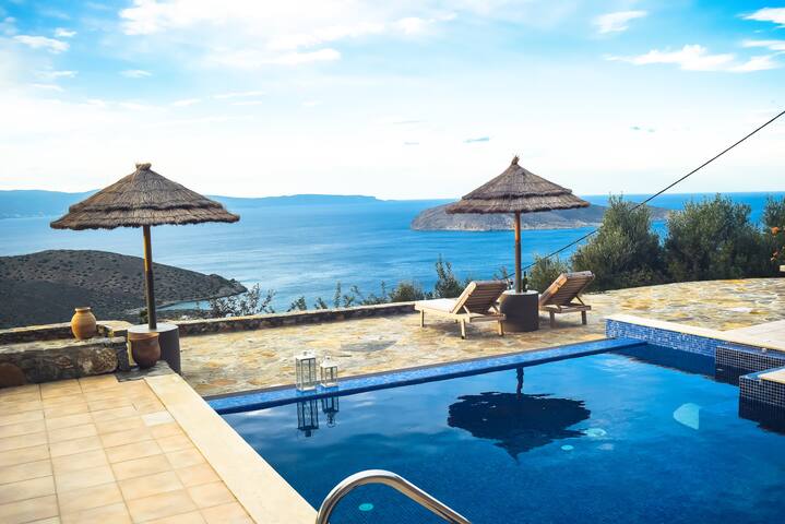 Evexia Villa gallery image 2