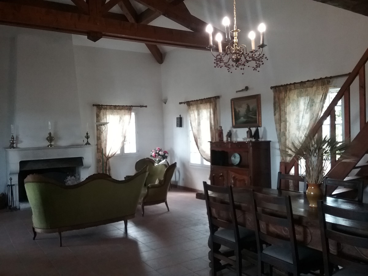 Popular Airbnb listing: House in the heart of the Camargue, located 10 minutes from Arles in Arles