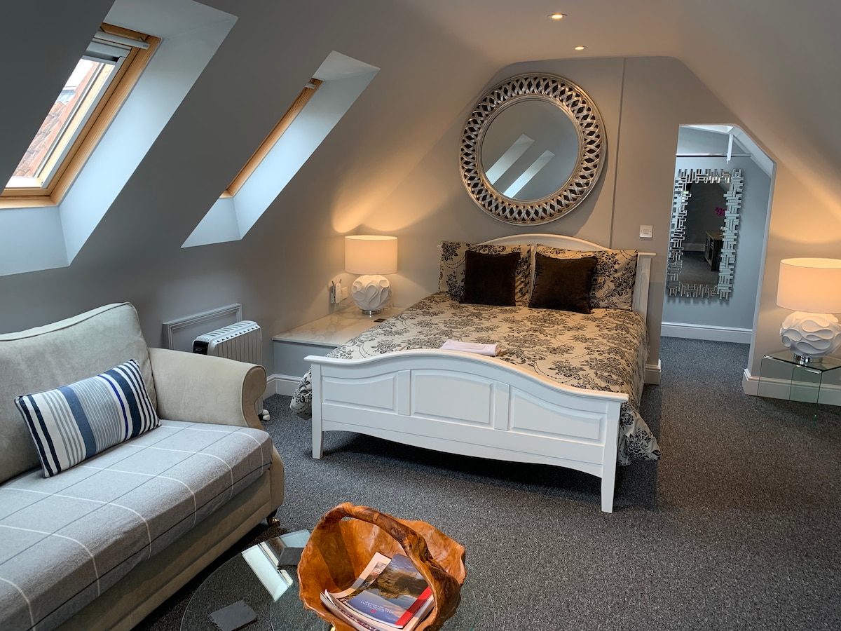 Top Airbnb: Coquet Apartment - stroll to Castle and Hermitage in Northumberland