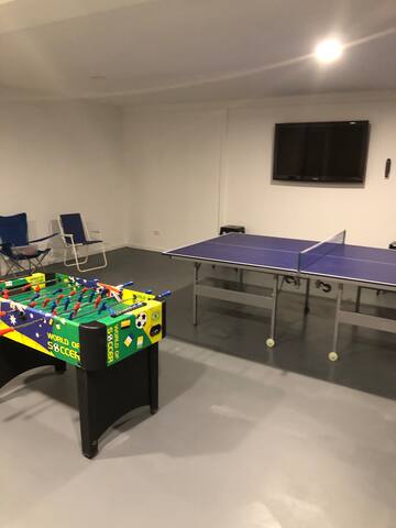 Clean and Classic Family Beach House in TOOTGAROOK gallery image 2