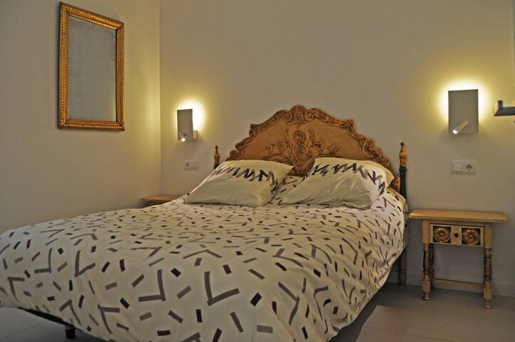 LUXURY 6P APT 5M FROM BEACH FREE WIFI AIRCO GARAGE gallery image 5