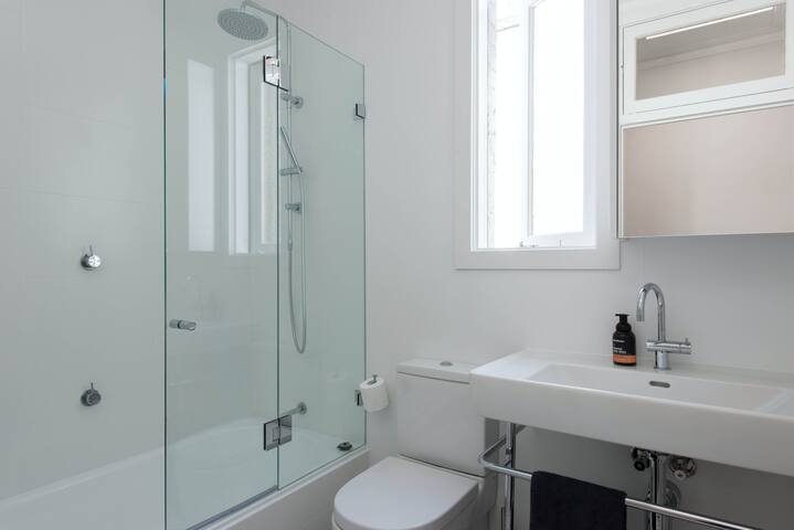 Beautiful Paddington terrace gallery image 4