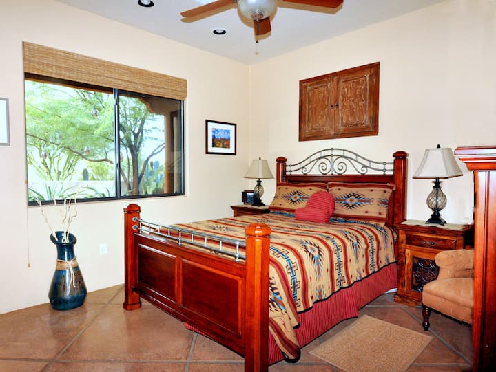 Dormitorio "suroeste" con encantadoras vistas al patio