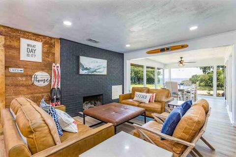 Lakefront estate for 18 w/ kayaks & disc golf