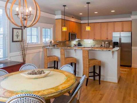 Beautiful Cottage 4bd/3.5 bath by East Beach