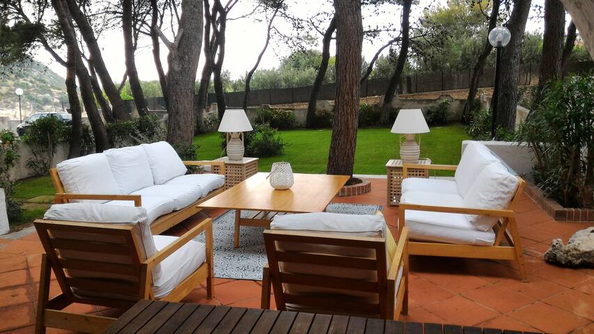 Peschici beautiful villa on the beach gallery image 4