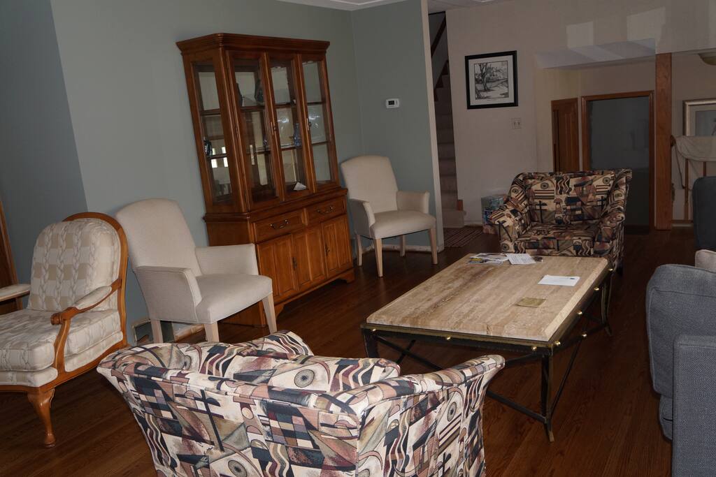 More formal living room without at tv