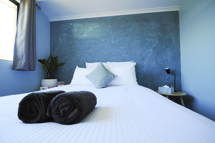 Cosy Coastal Guest Suite