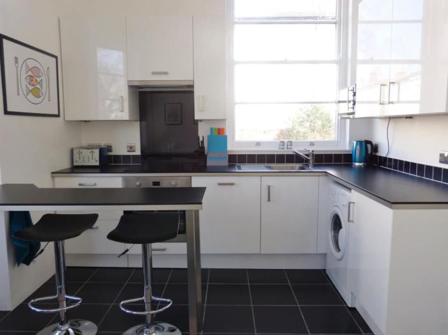 Kitchen/Breakfast Bar